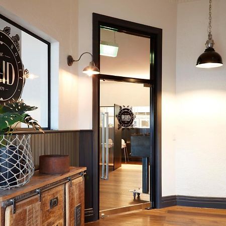 The Royal Hotel, Drouin Luaran gambar