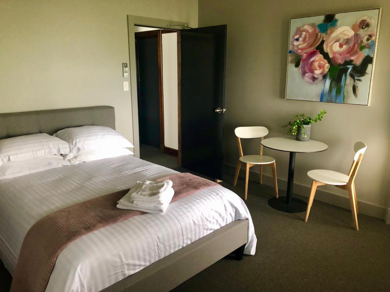 The Royal Hotel, Drouin Luaran gambar