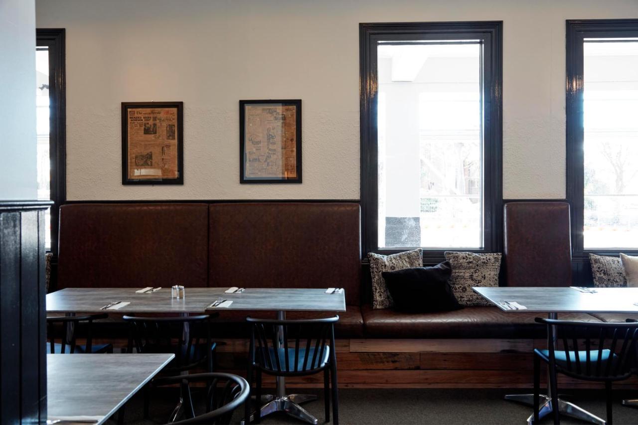 The Royal Hotel, Drouin Luaran gambar
