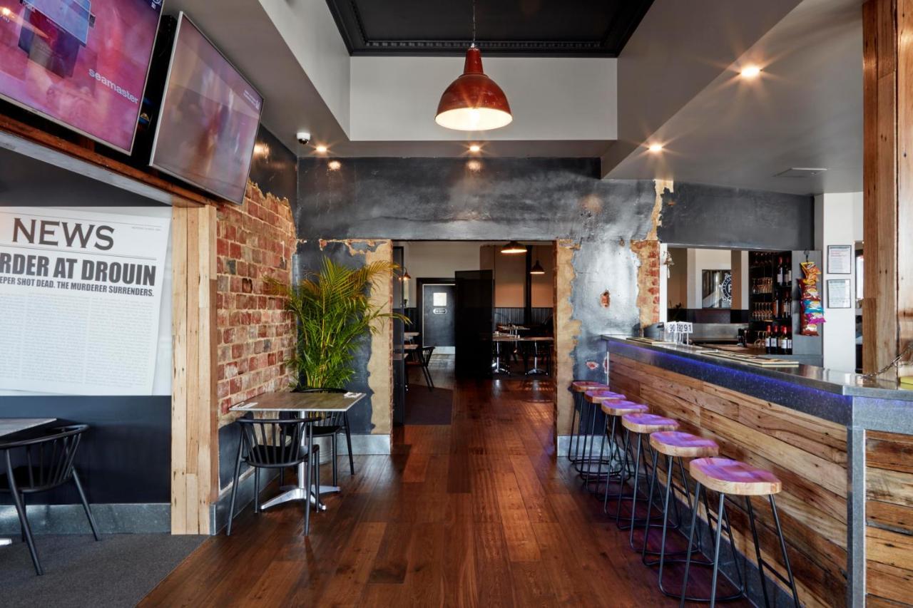The Royal Hotel, Drouin Luaran gambar
