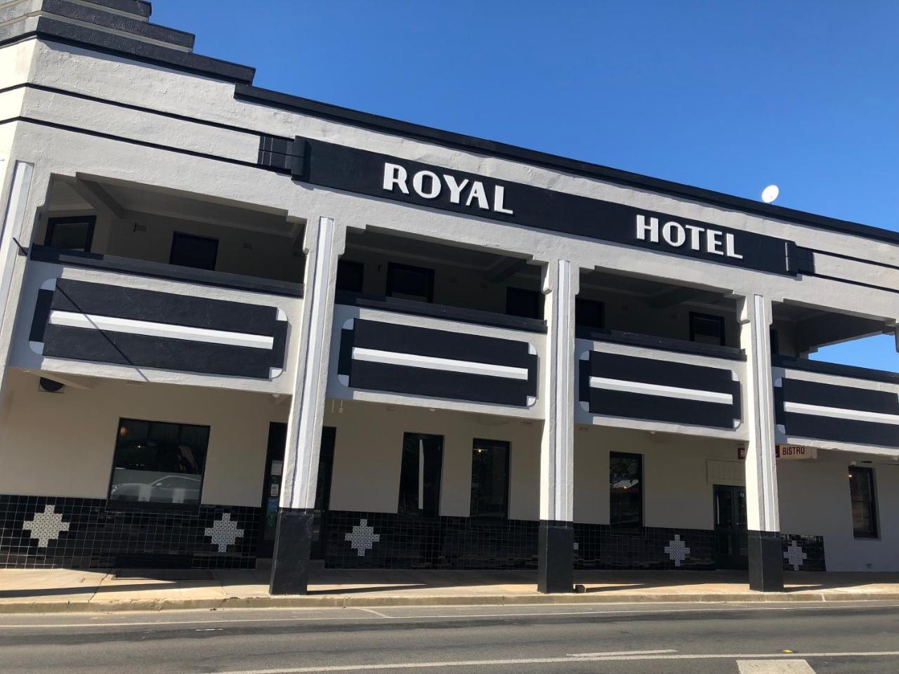 The Royal Hotel, Drouin Luaran gambar